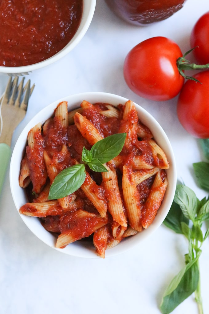 Slow Cooker Tomato & Basil Pasta Sauce - My Fussy Eater | Easy Family ...