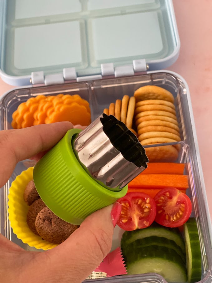 https://www.myfussyeater.com/wp-content/uploads/2022/09/Packed-Lunch-Lunchables05.jpg